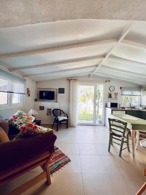 Under The Vine Garden House Apartment Platanion Exterior photo