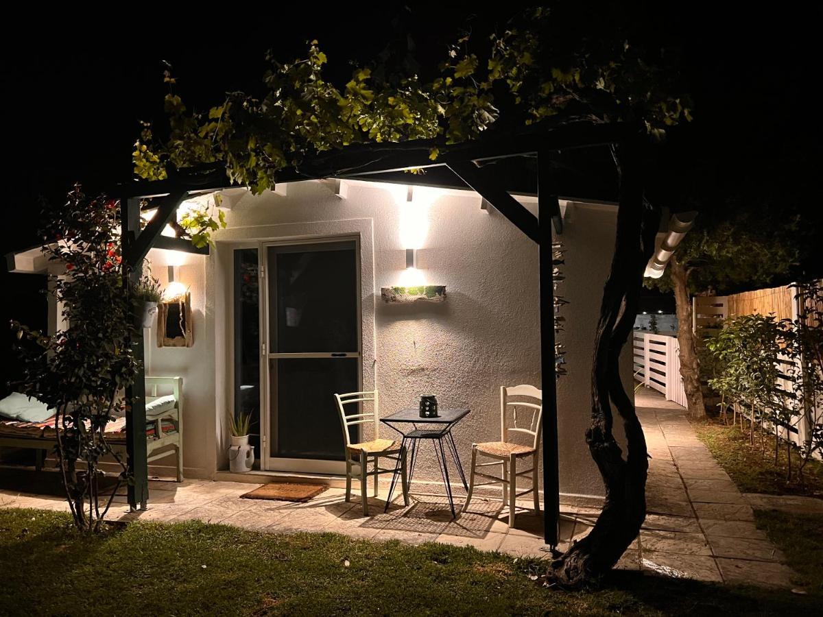 Under The Vine Garden House Apartment Platanion Exterior photo