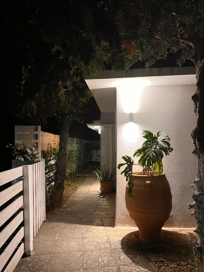Under The Vine Garden House Apartment Platanion Exterior photo